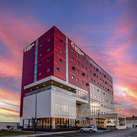 Ramada Encore By Wyndham Guadalajara Aeropuerto Las Pintas ภายนอก รูปภาพ