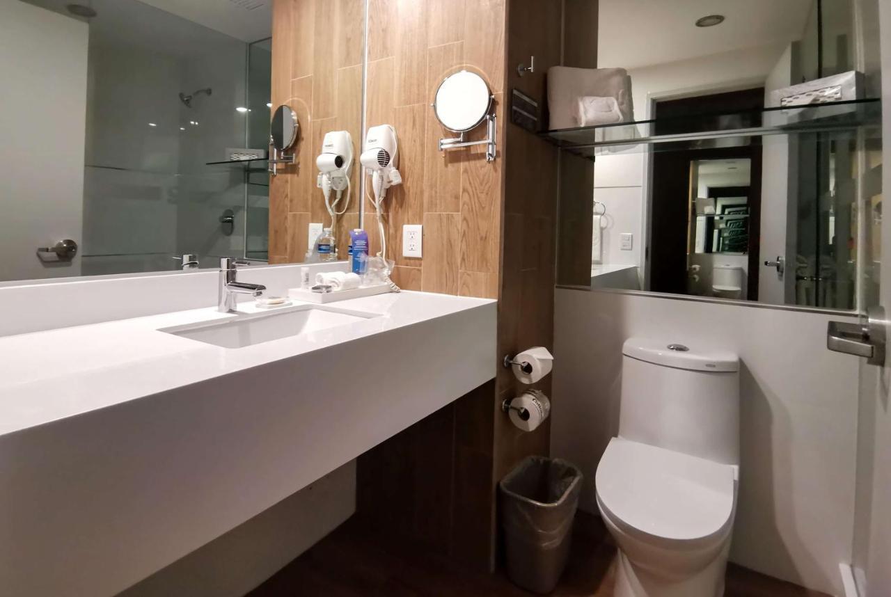 Ramada Encore By Wyndham Guadalajara Aeropuerto Las Pintas ภายนอก รูปภาพ