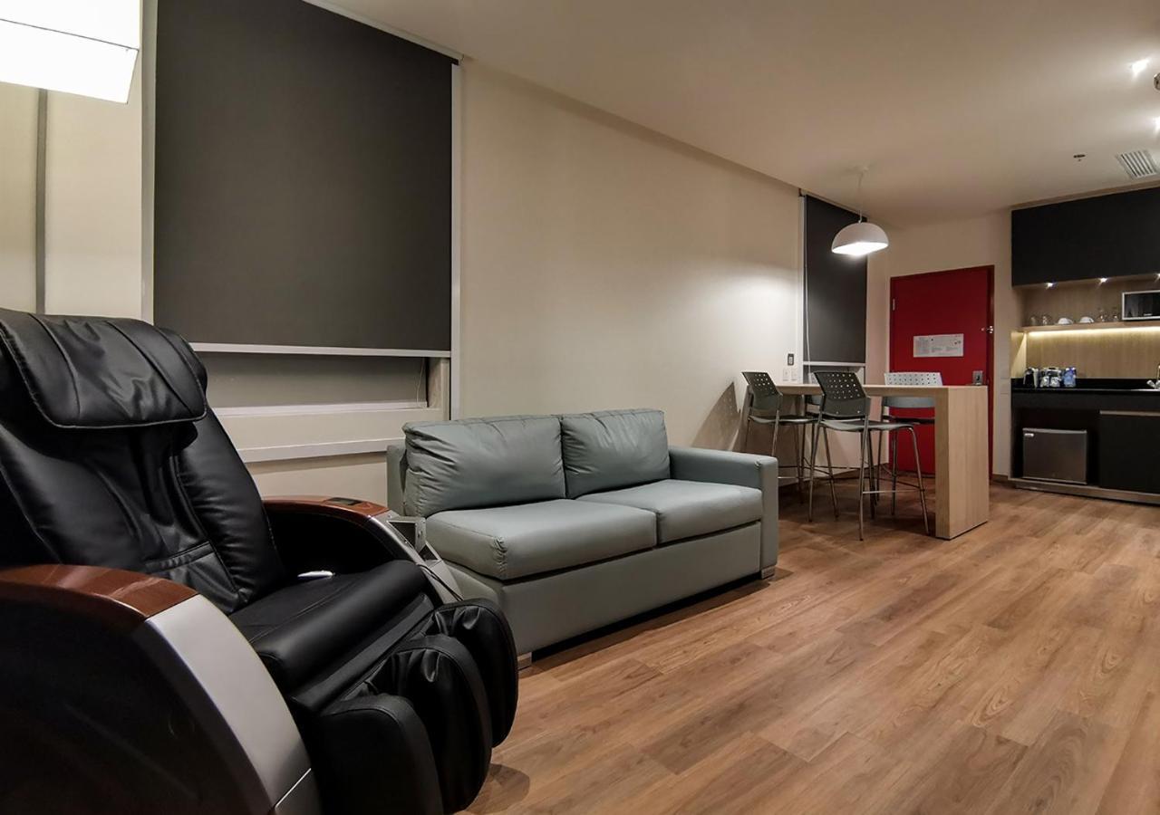 Ramada Encore By Wyndham Guadalajara Aeropuerto Las Pintas ภายนอก รูปภาพ