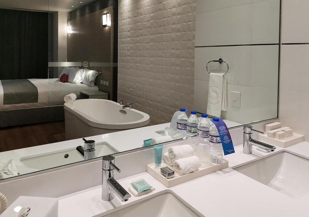 Ramada Encore By Wyndham Guadalajara Aeropuerto Las Pintas ภายนอก รูปภาพ