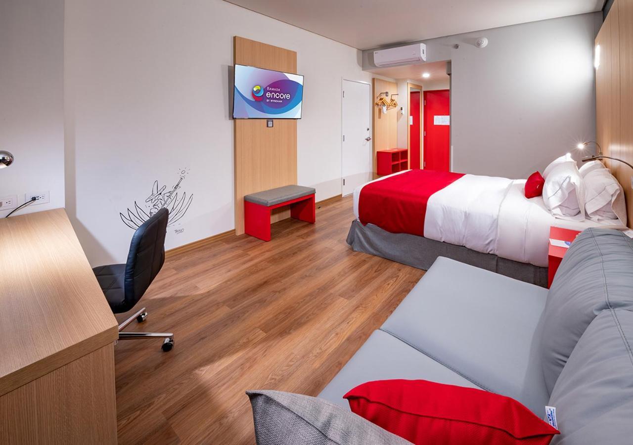 Ramada Encore By Wyndham Guadalajara Aeropuerto Las Pintas ภายนอก รูปภาพ