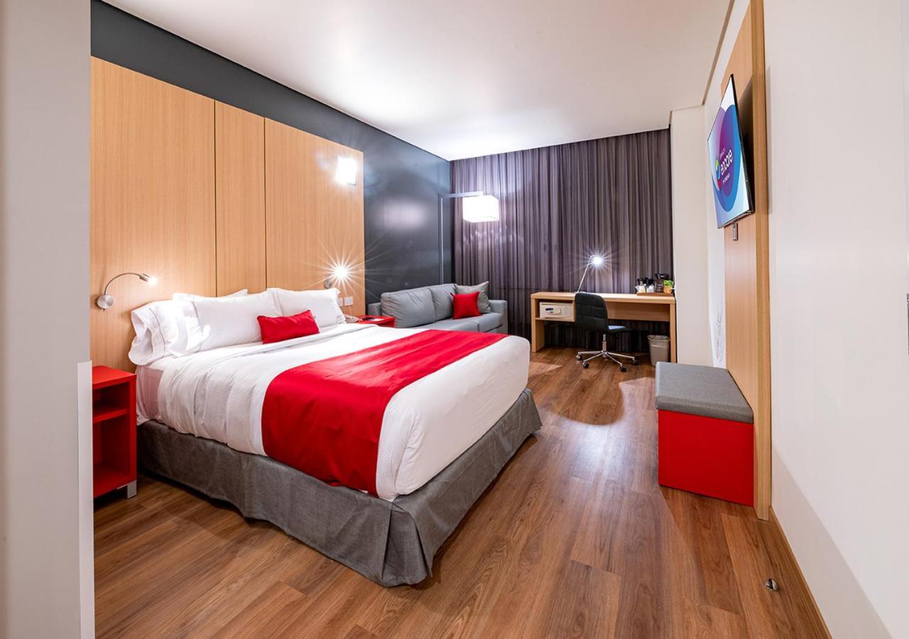 Ramada Encore By Wyndham Guadalajara Aeropuerto Las Pintas ภายนอก รูปภาพ