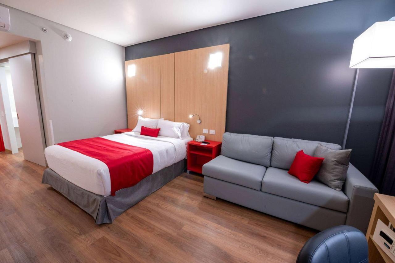 Ramada Encore By Wyndham Guadalajara Aeropuerto Las Pintas ภายนอก รูปภาพ