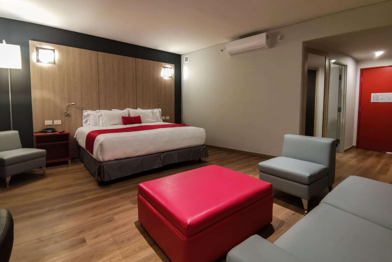 Ramada Encore By Wyndham Guadalajara Aeropuerto Las Pintas ภายนอก รูปภาพ