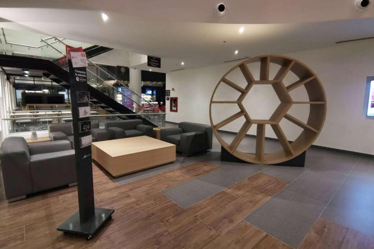 Ramada Encore By Wyndham Guadalajara Aeropuerto Las Pintas ภายนอก รูปภาพ